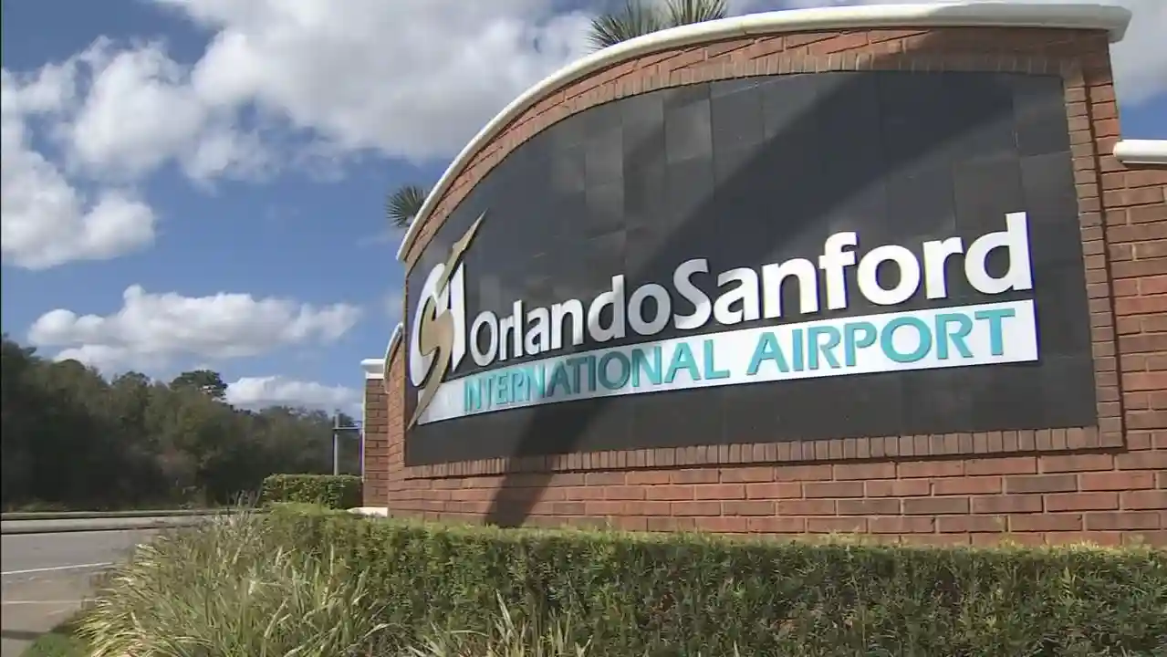 Orlando Sanford International Airport (SFB) 3 5XULNTMA6BEL7I5XURY2AZSLU4